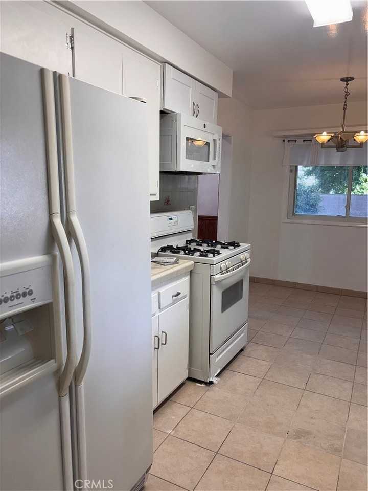 16250 San Jose St - Photo 6 of 43