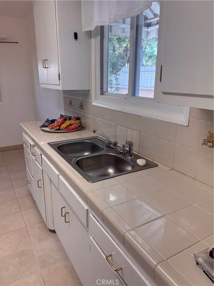 16250 San Jose St - Photo 7 of 43