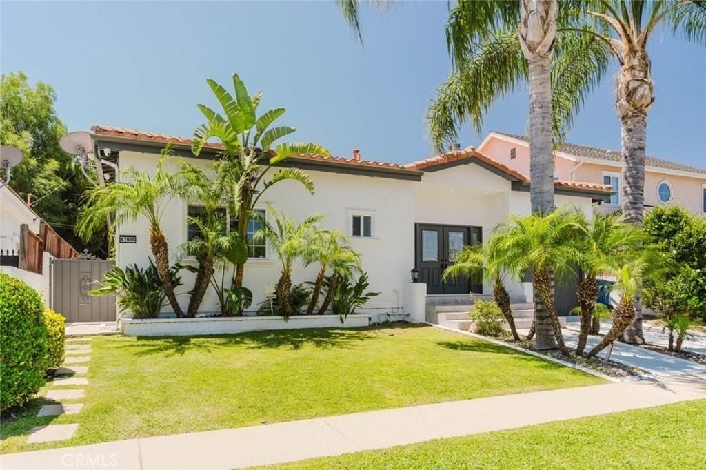 17908 Califa St - Photo 2 of 50