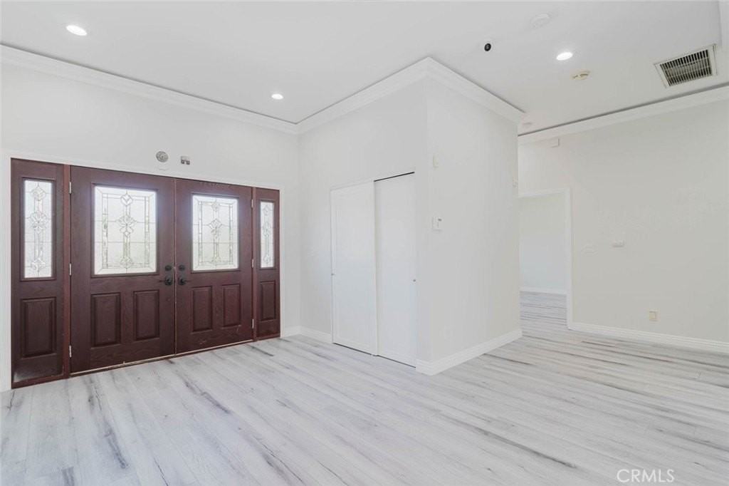 17908 Califa St - Photo 5 of 50