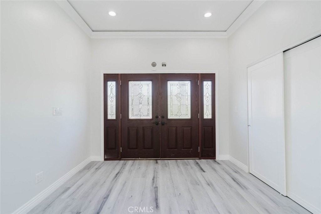 17908 Califa St - Photo 6 of 50