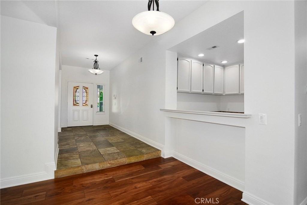 9618 Kentland Ave - Photo 4 of 33