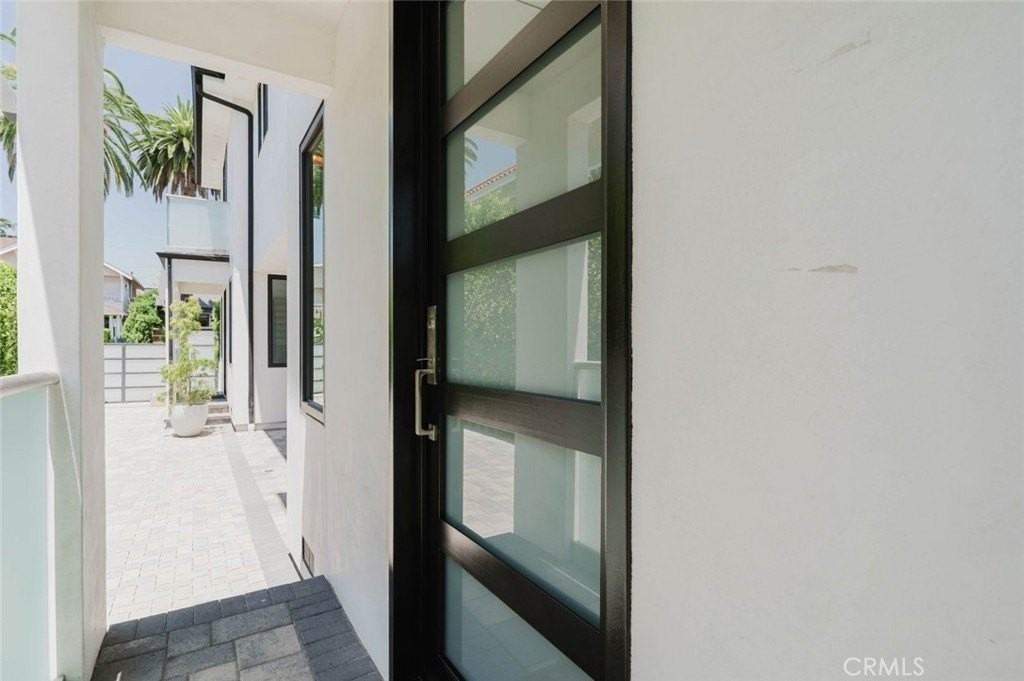 4418 Kingswell Ave - Photo 4 of 40