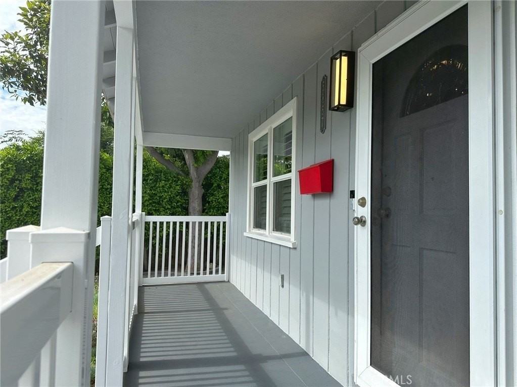 5857 Balcom Ave - Photo 2 of 27