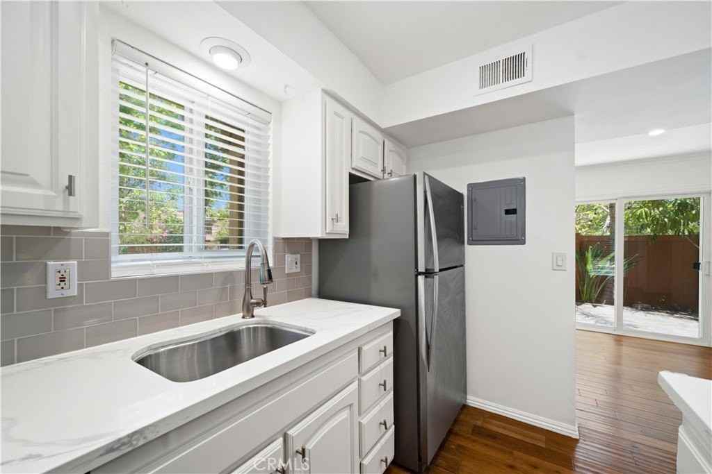 4131 Yankee Dr - Photo 4 of 14
