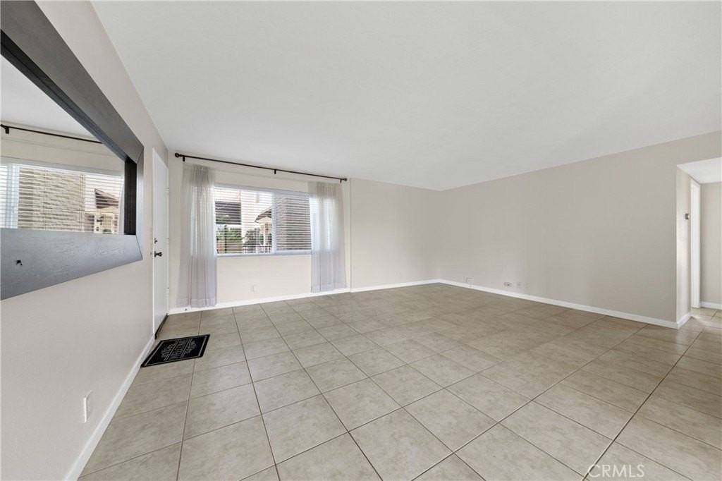 806 E 4th Ave - Photo 4 of 26