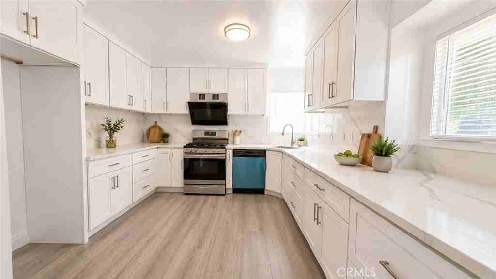 9321 Broadway #A - Photo 4 of 12