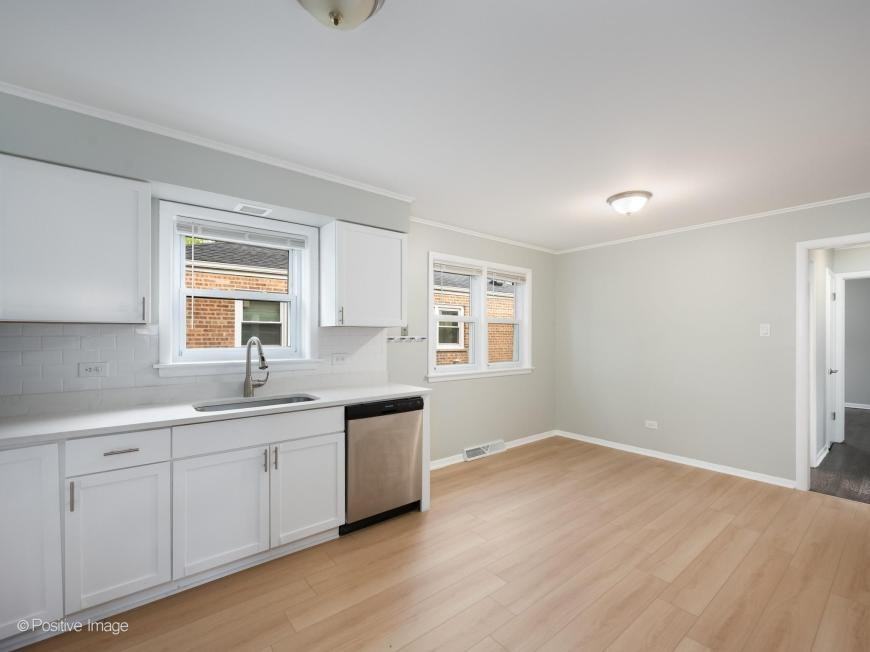 14341 Dobson Ave - Photo 4 of 10