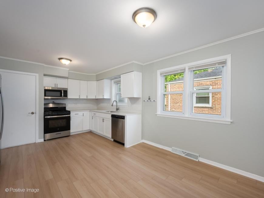 14341 Dobson Ave - Photo 6 of 10