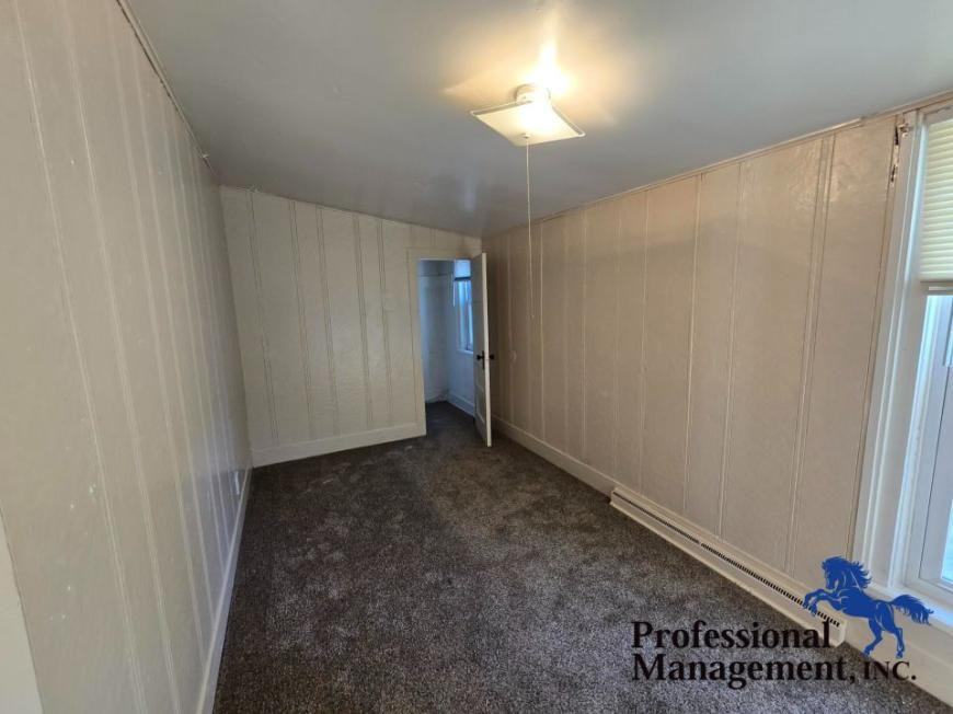 312 Wyoming Ave - Photo 3 of 9