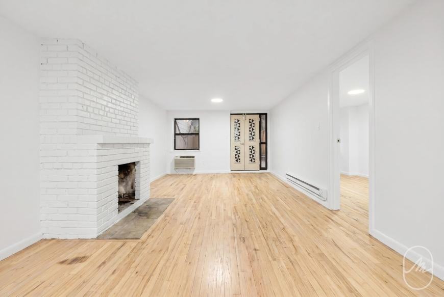 313 W 29th St - Photo 2 of 10