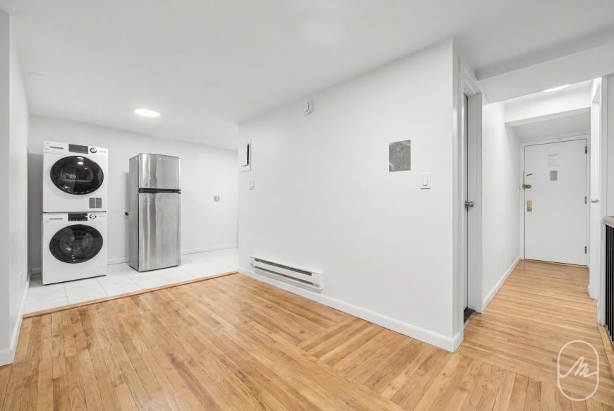 313 W 29th St - Photo 5 of 10