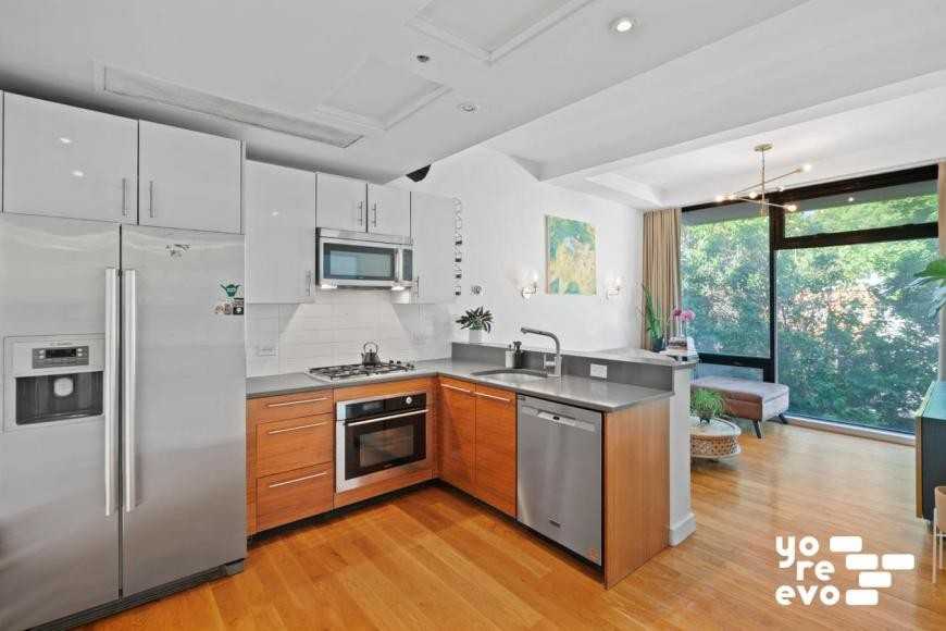 269 Kingsland Ave