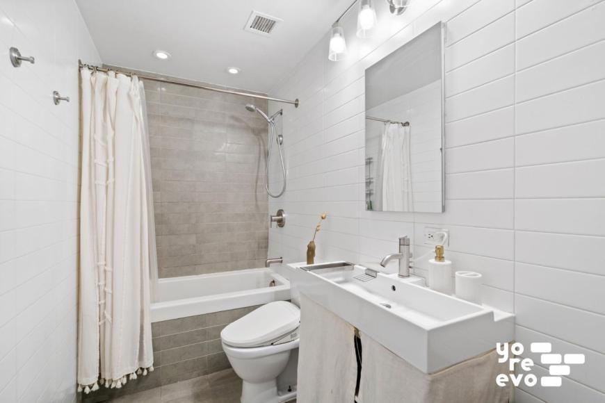 269 Kingsland Ave - Photo 6 of 8