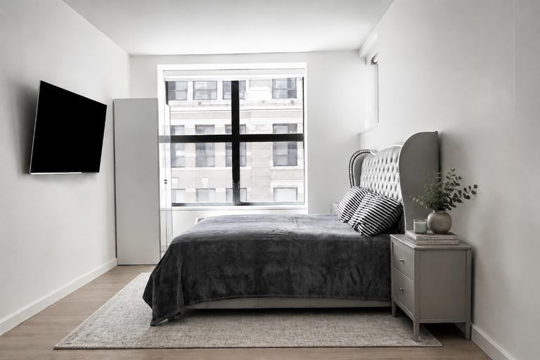 240 Park Ave S - Photo 5 of 10
