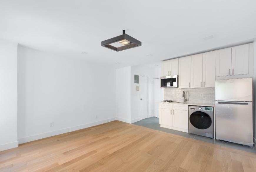 151 E 62nd St - Photo 4 of 10