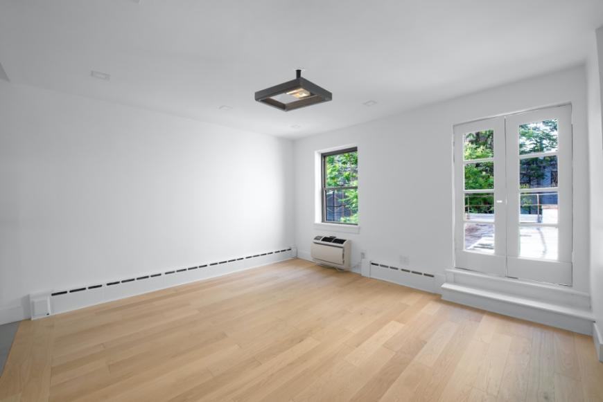 151 E 62nd St - Photo 7 of 10