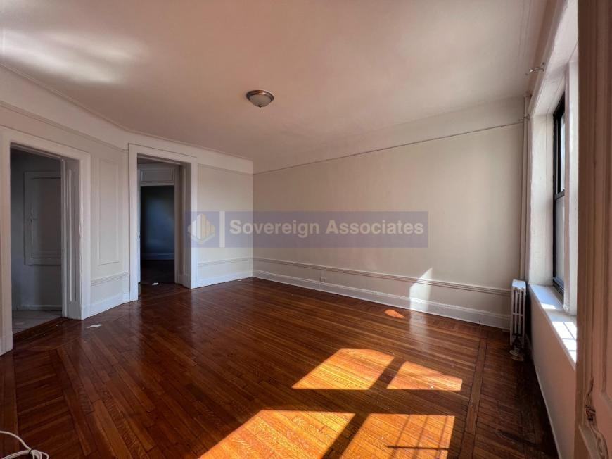150 Haven Ave - Photo 2 of 8