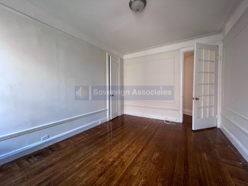 150 Haven Ave - Photo 5 of 8