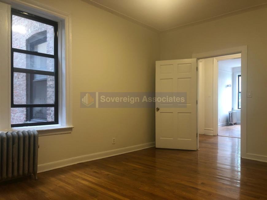 540 Fort Washington Ave - Photo 4 of 10