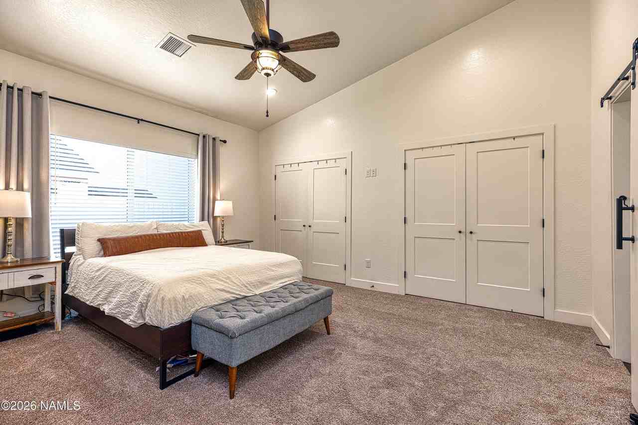 1096 E Adams St - Photo 6 of 12