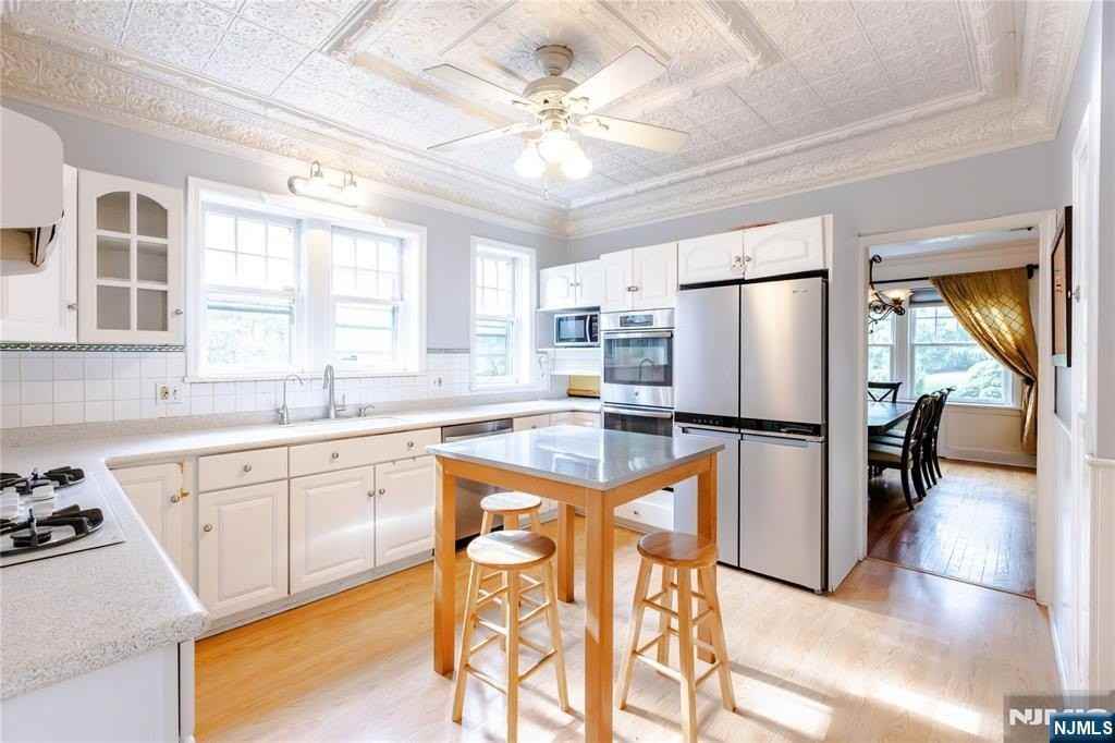 22 Serafin Pl - Photo 4 of 48