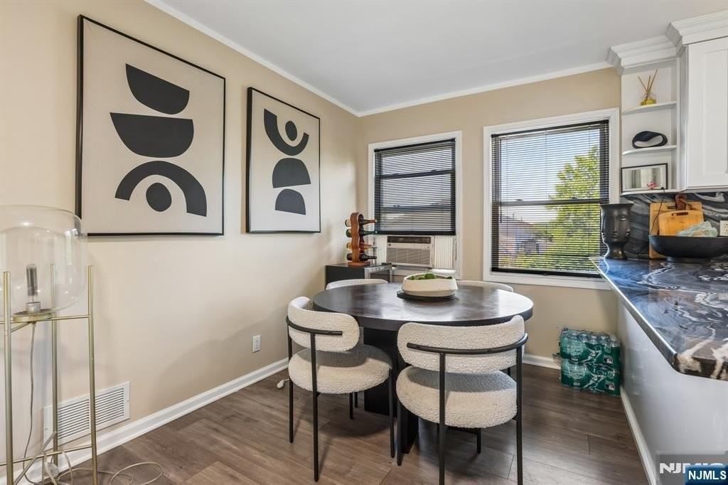 481 Macarthur Ave #1 - Photo 6 of 26