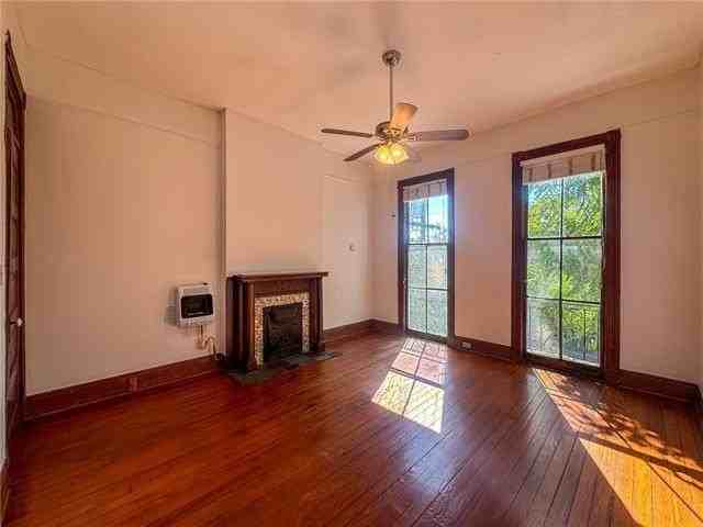 4427 Laurel St #1-2 - Photo 3 of 16