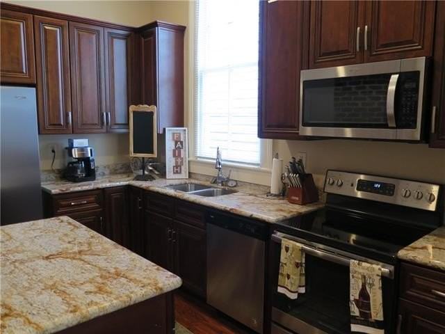 2543 Saint Ann St - Photo 4 of 14