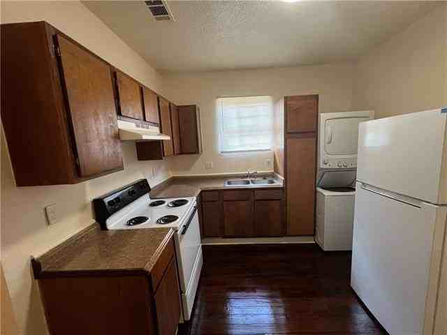 2514 Saint Anthony St - Photo 4 of 13