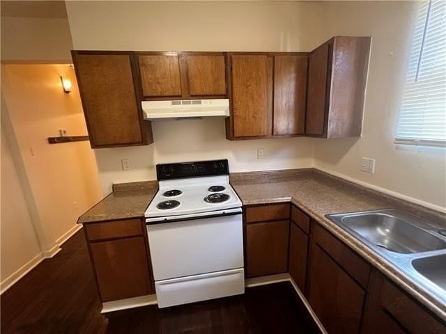 2514 Saint Anthony St - Photo 5 of 13