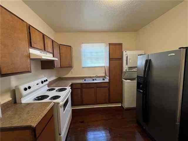 2510 Saint Anthony St - Photo 5 of 14