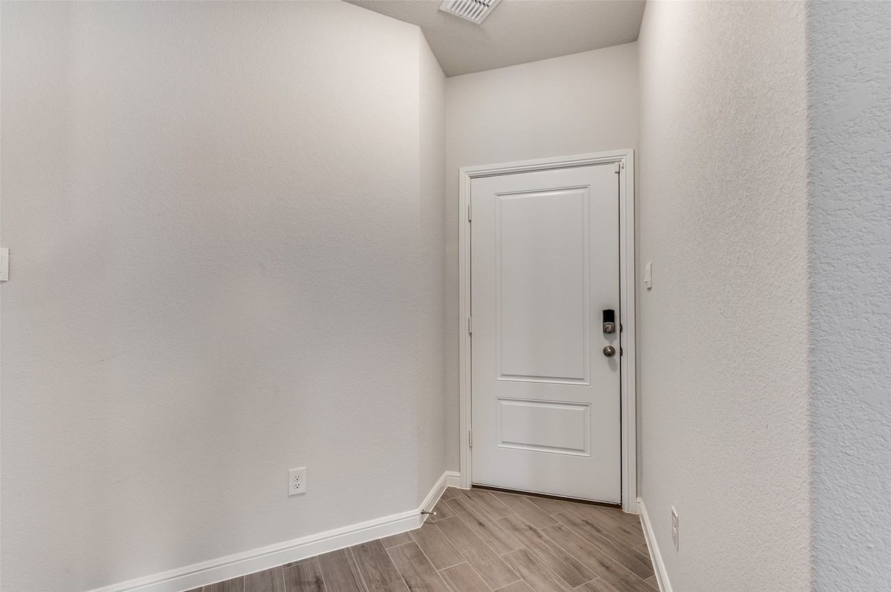 9628 Austin Hollow Rd - Photo 5 of 37