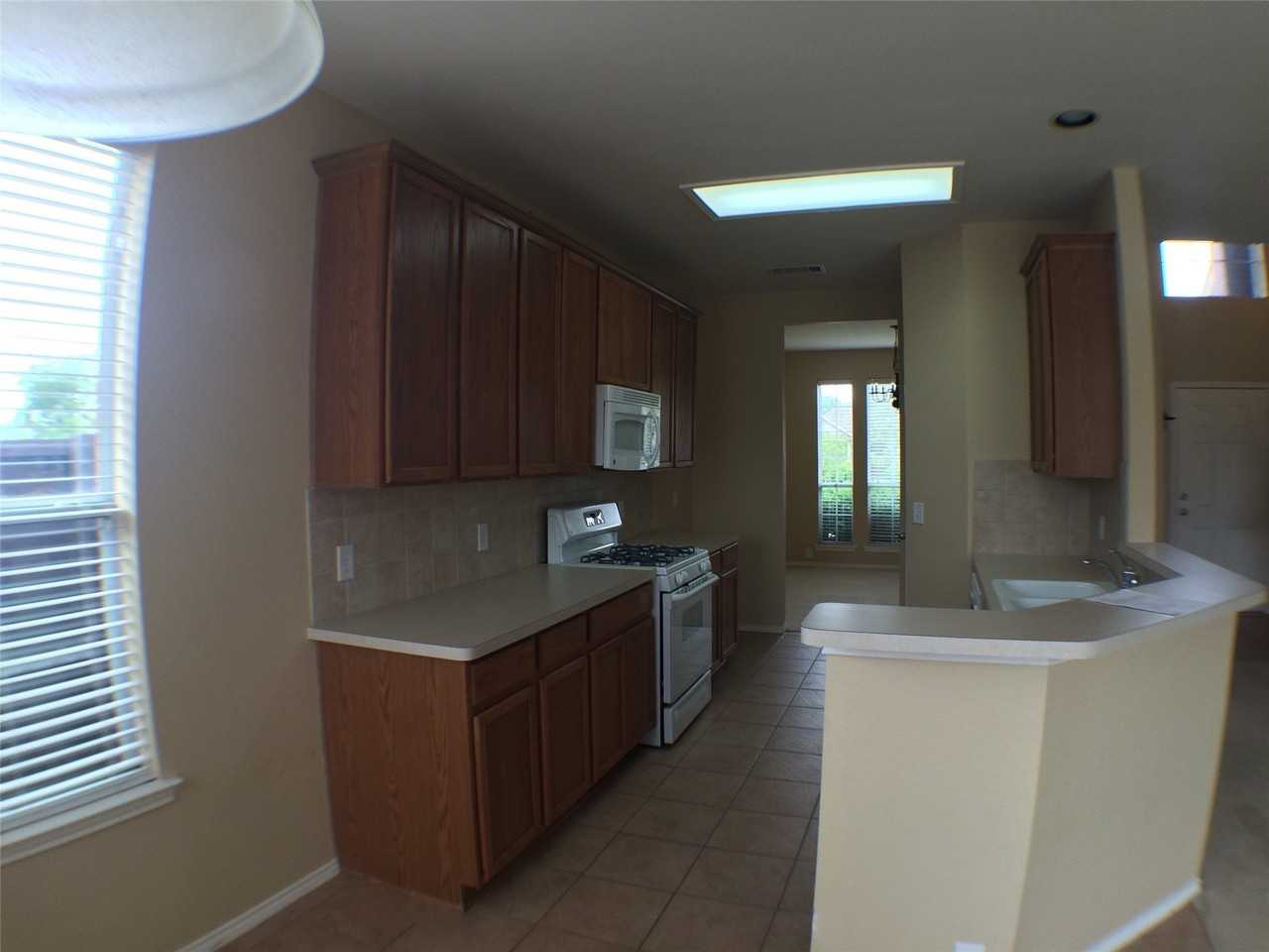 2509 Nueces Cv - Photo 5 of 19