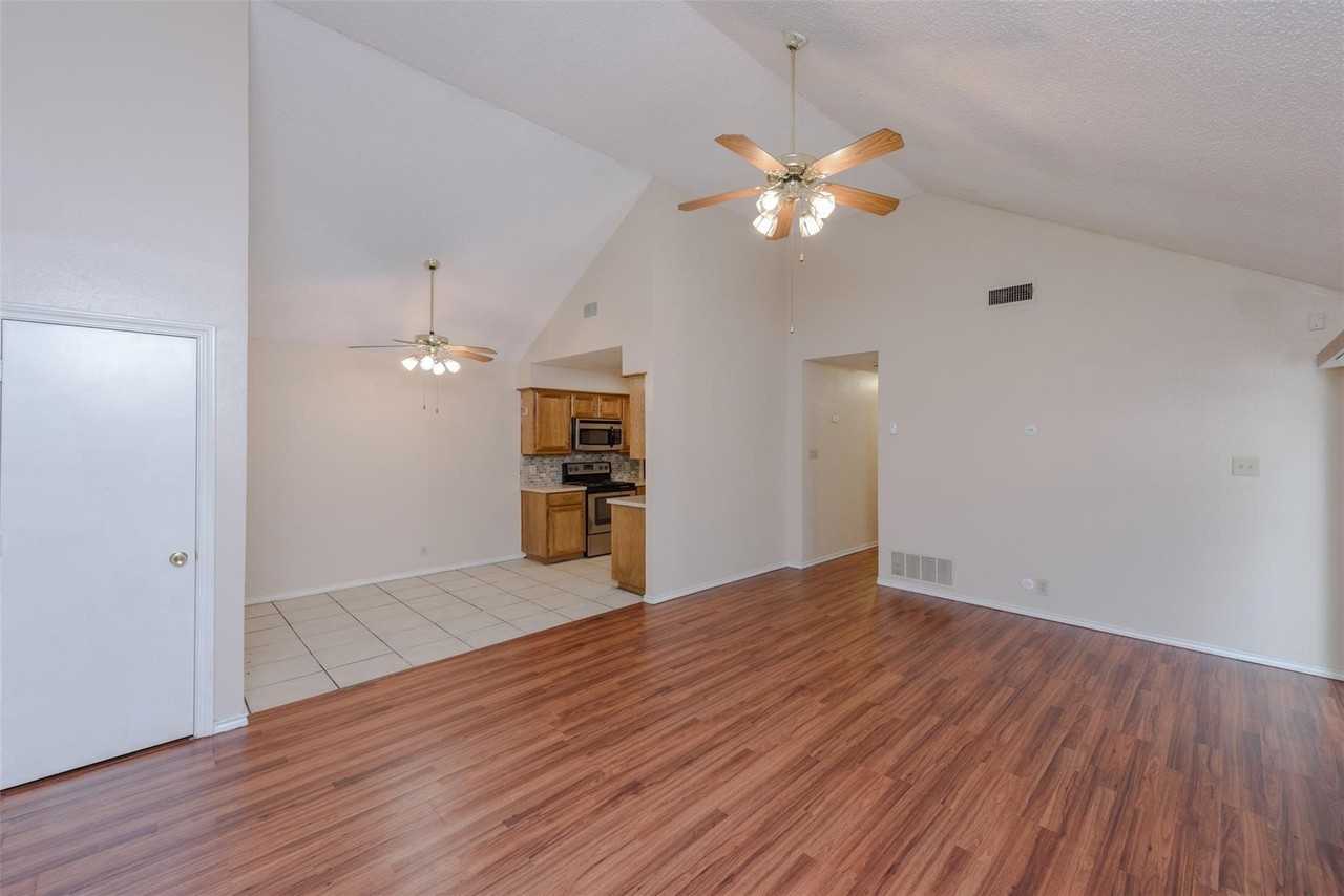 1902 Lee Dr - Photo 5 of 22