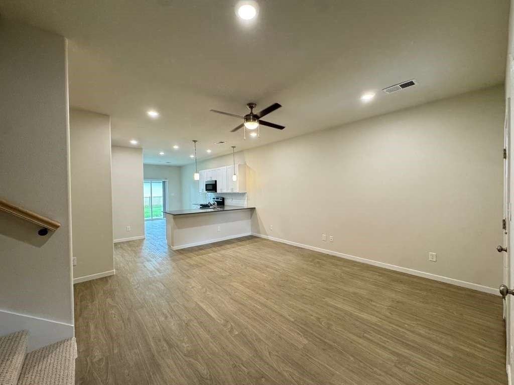 417 W Dulin St #417 - Photo 4 of 20