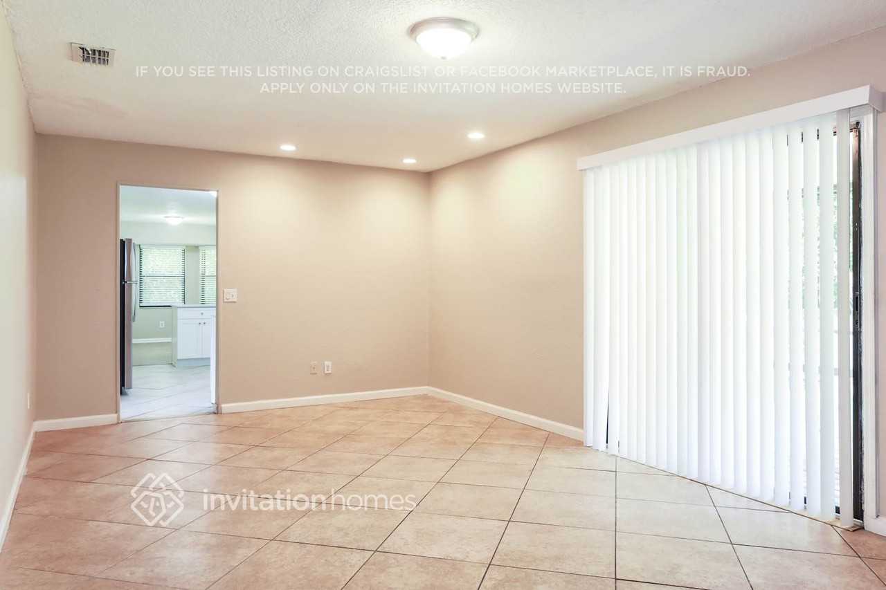 8323 Country Creek Blvd - Photo 6 of 17