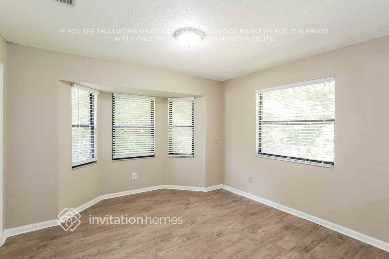 8323 Country Creek Blvd - Photo 7 of 17