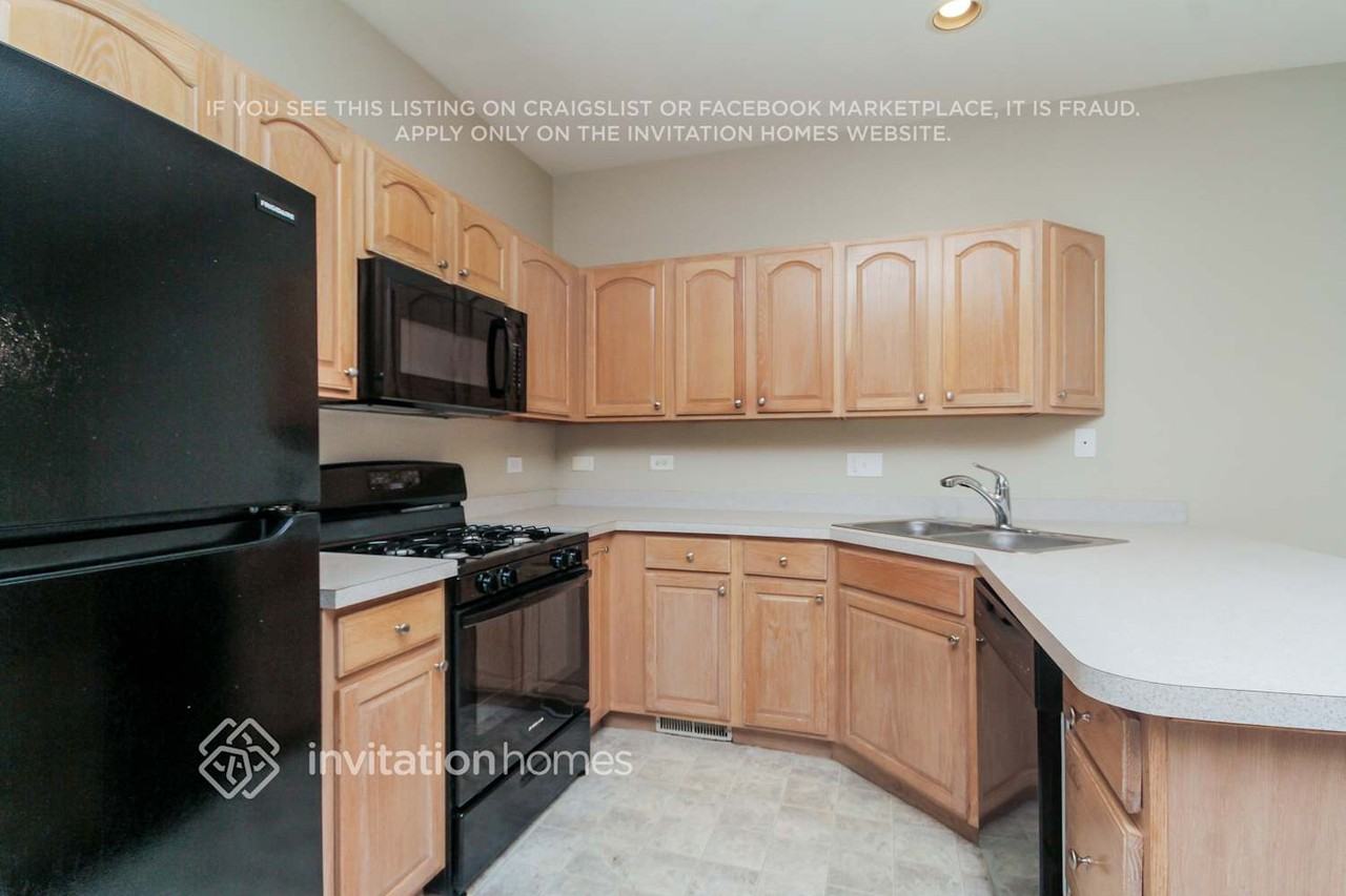 3862 Pathfinder Ln - Photo 7 of 18