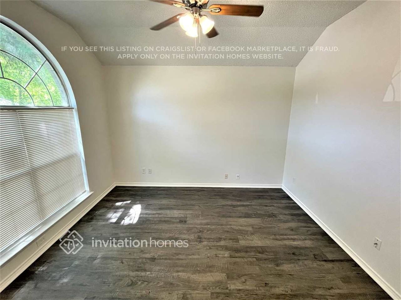 837 Twin Creek Dr - Photo 6 of 17