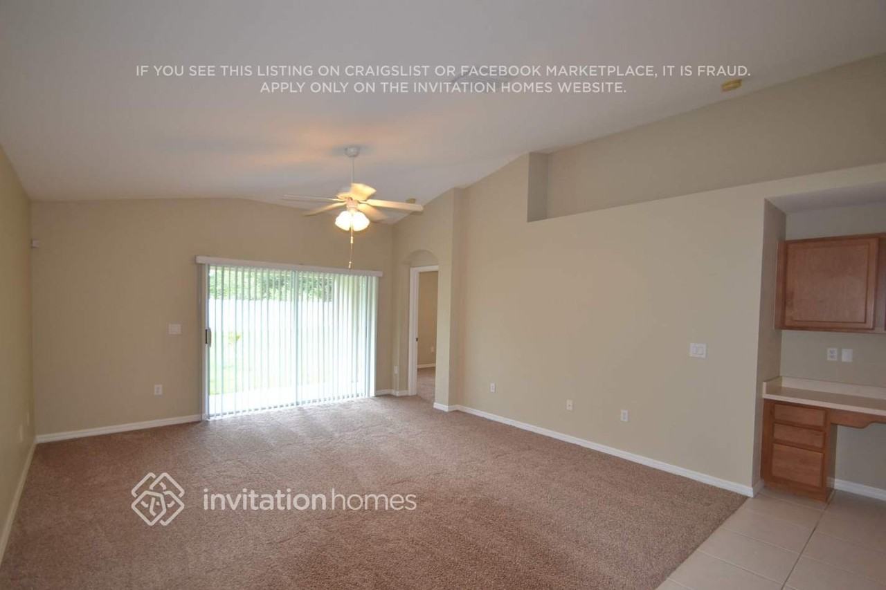 8015 Alamosa Wood Ave - Photo 3 of 12