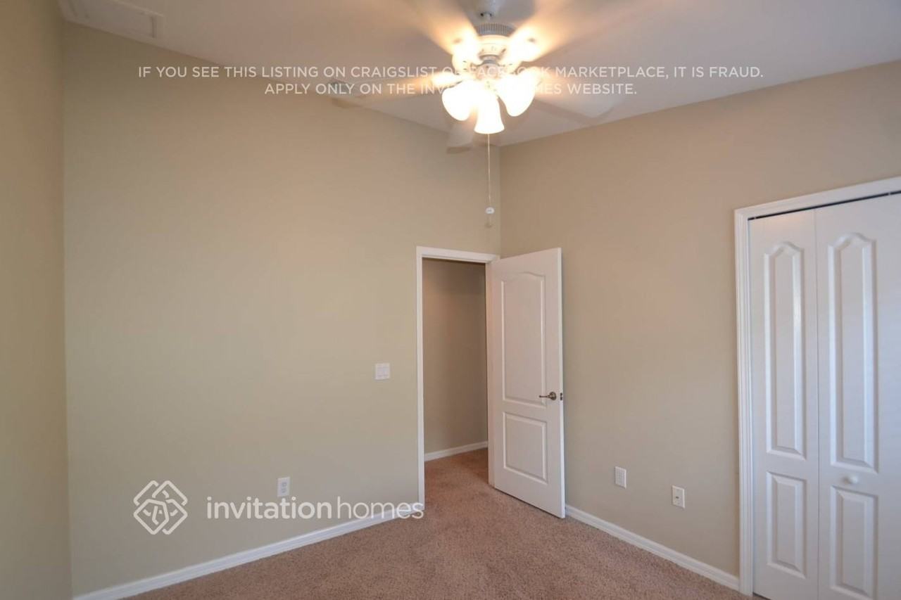 8015 Alamosa Wood Ave - Photo 6 of 12