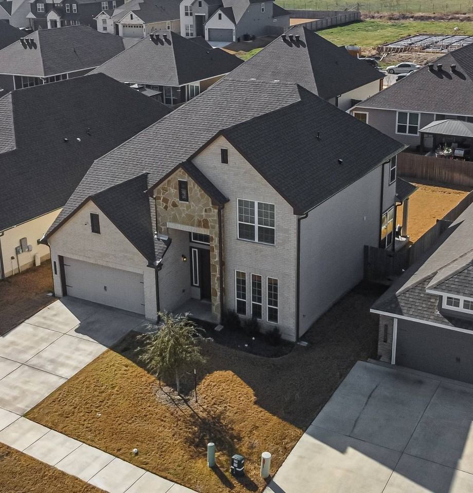 6306 Golden Gate Dr - Photo 3 of 42