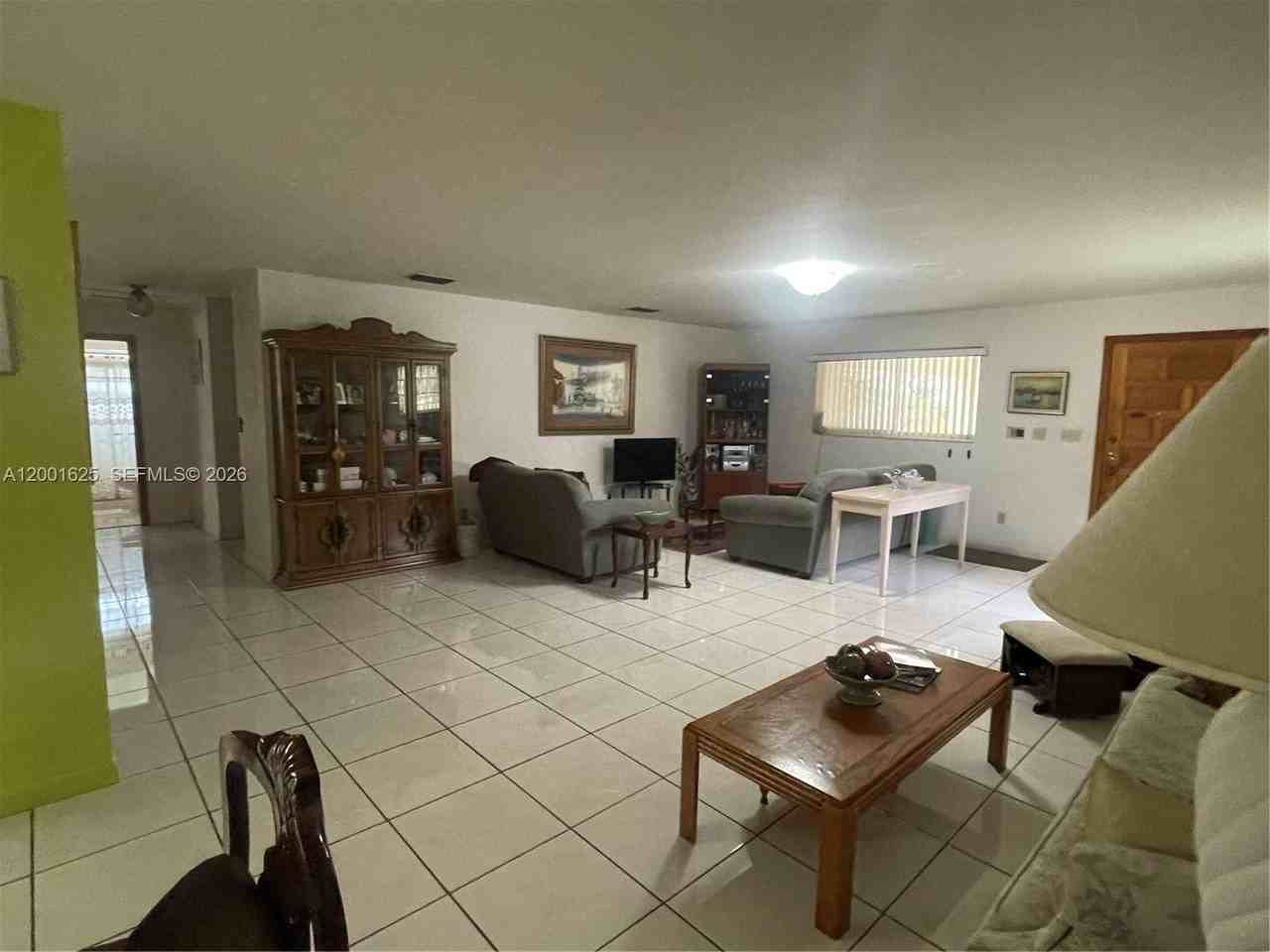 8445 Sw 4th St - Photo 4 of 21