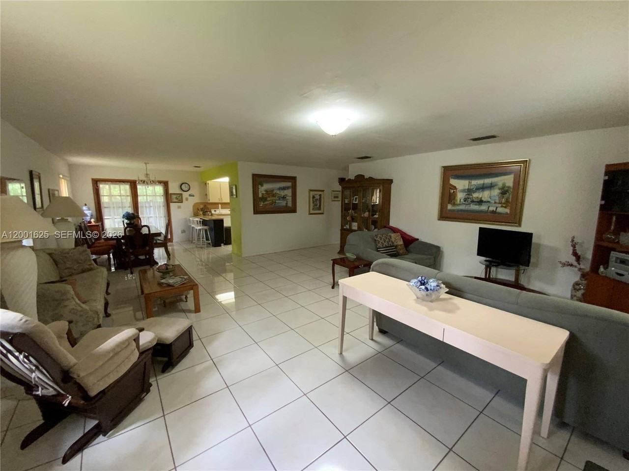 8445 Sw 4th St - Photo 5 of 21