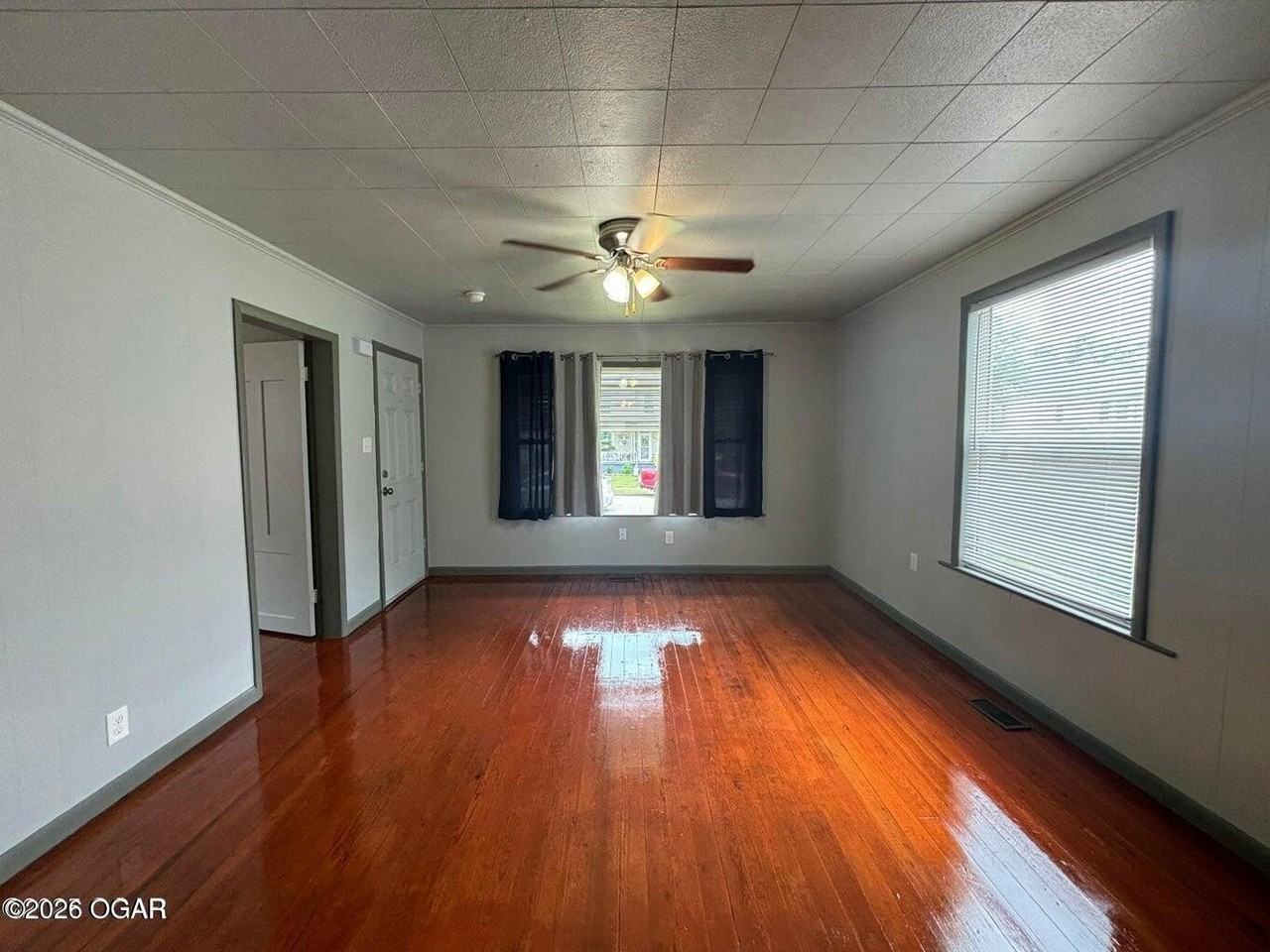 807 W 2nd St - Photo 5 of 19