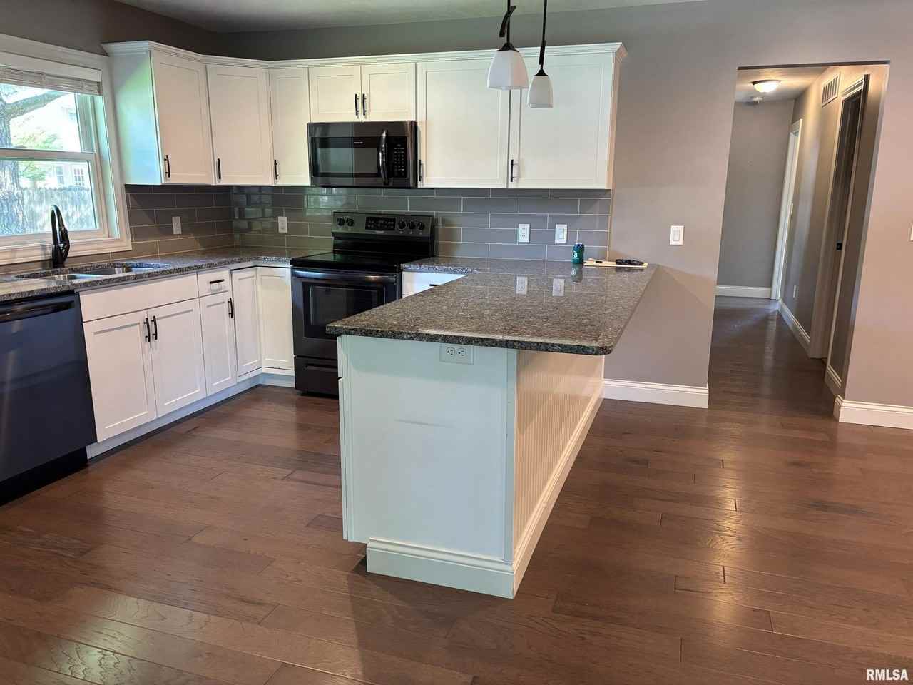 90 Pinehurst Dr - Photo 4 of 22