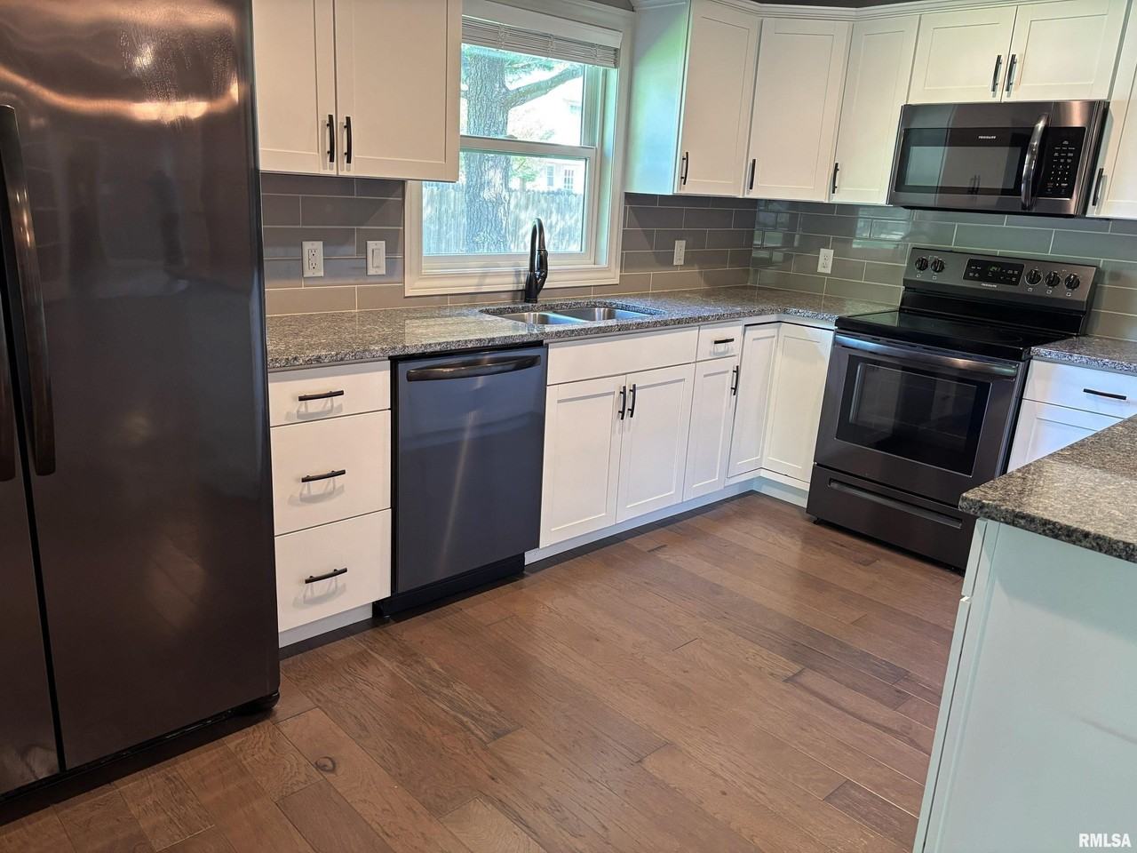 90 Pinehurst Dr - Photo 5 of 22