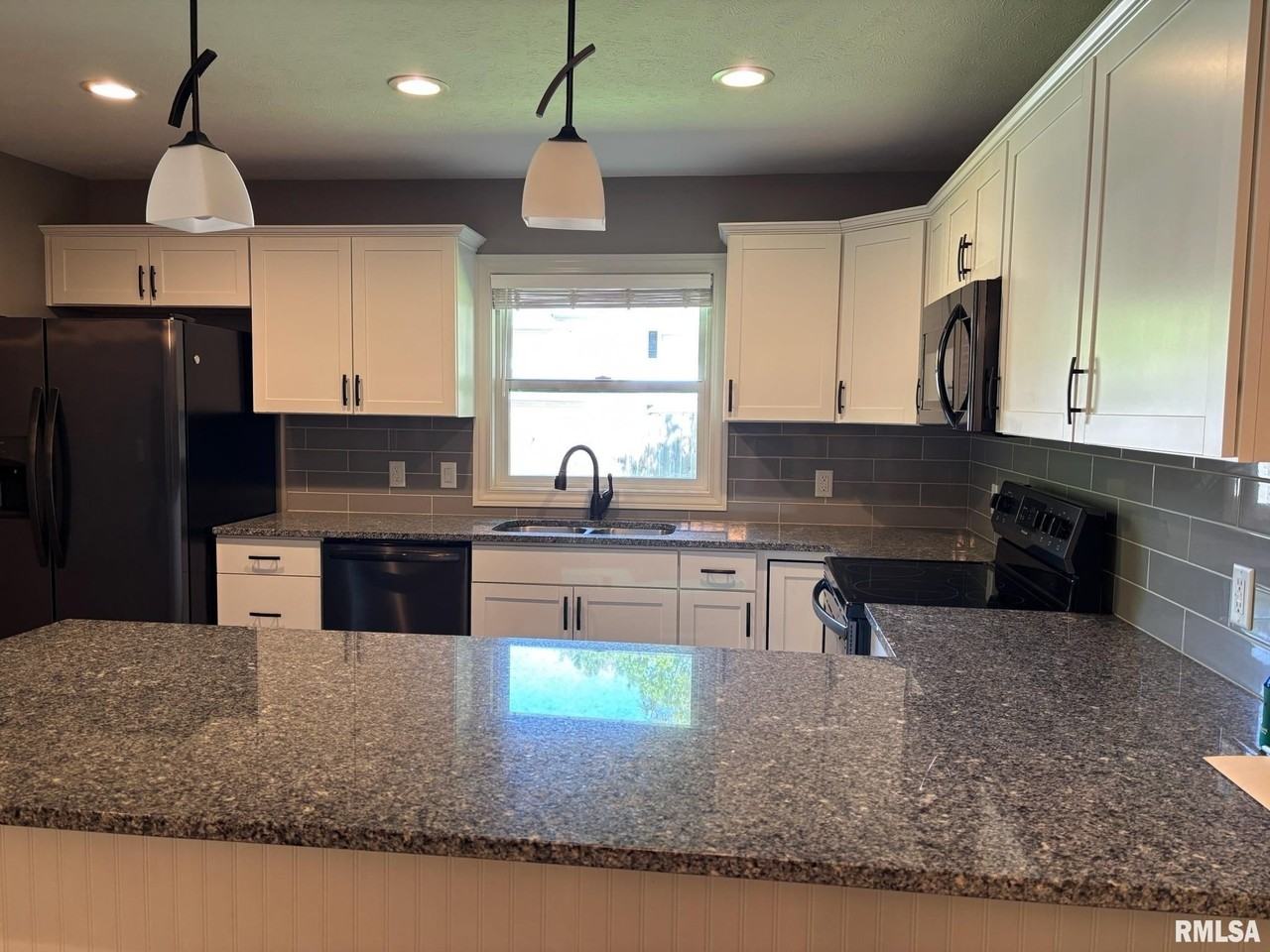 90 Pinehurst Dr - Photo 6 of 22