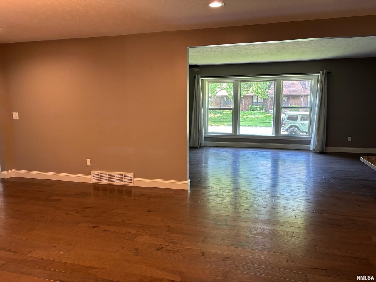 90 Pinehurst Dr - Photo 7 of 22